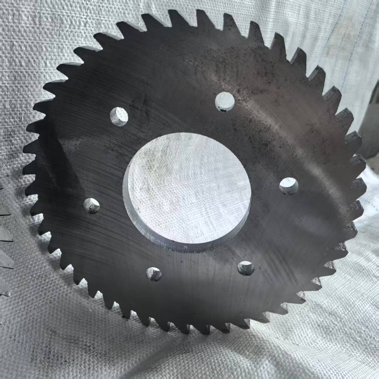 Làm thế nào để lưỡi Cracker được tối ưu hóa của Xinzhe Tools giành được sự tin tưởng của các nhà tái chế cao su ở Đông Nam Á?