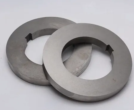 Lưỡi dao nào có thể tăng hiệu quả băm nhỏ lốp thải cho các nhà máy tái chế?